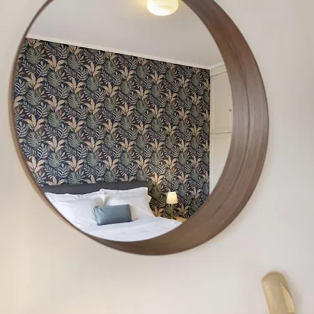 Valaoritou 6os - An Aristocratic 1 Bedroom In The Hear