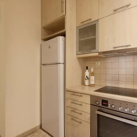 Valaoritou 6os - An Aristocratic 1 Bedroom In The Hear